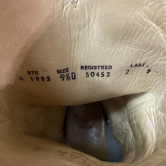 CORRAL Distressed Wing and Cross Inlay Snip Toe Cowboy Boots A1993 9.5 - Picture 3 of 12